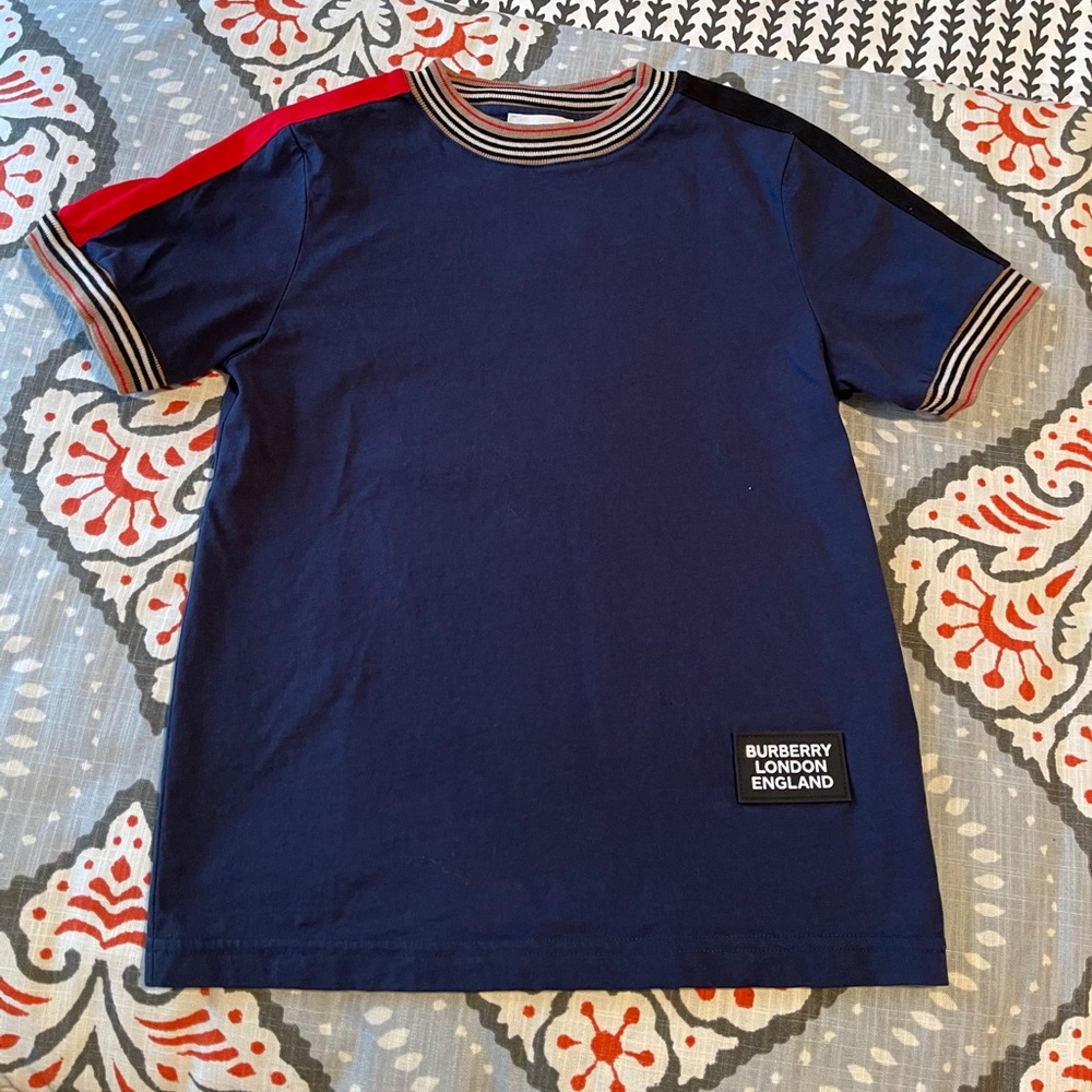 Burberry boys navy t-shirt